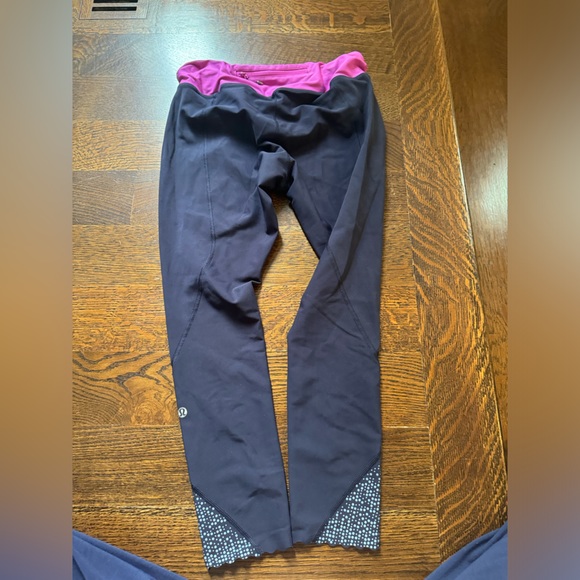 Lululemon vintage style, adjustable waist band, great condition - Picture 2 of 3